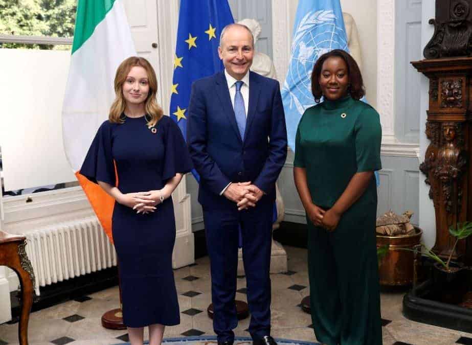 Tanaiste-Micheal-Martin-with-Irelands-United-Nations-Youth-Delegates-Lauren-Jones-Brennan-l-and-Natasha-Maimba-r.-Pic-by-Phil-Behan